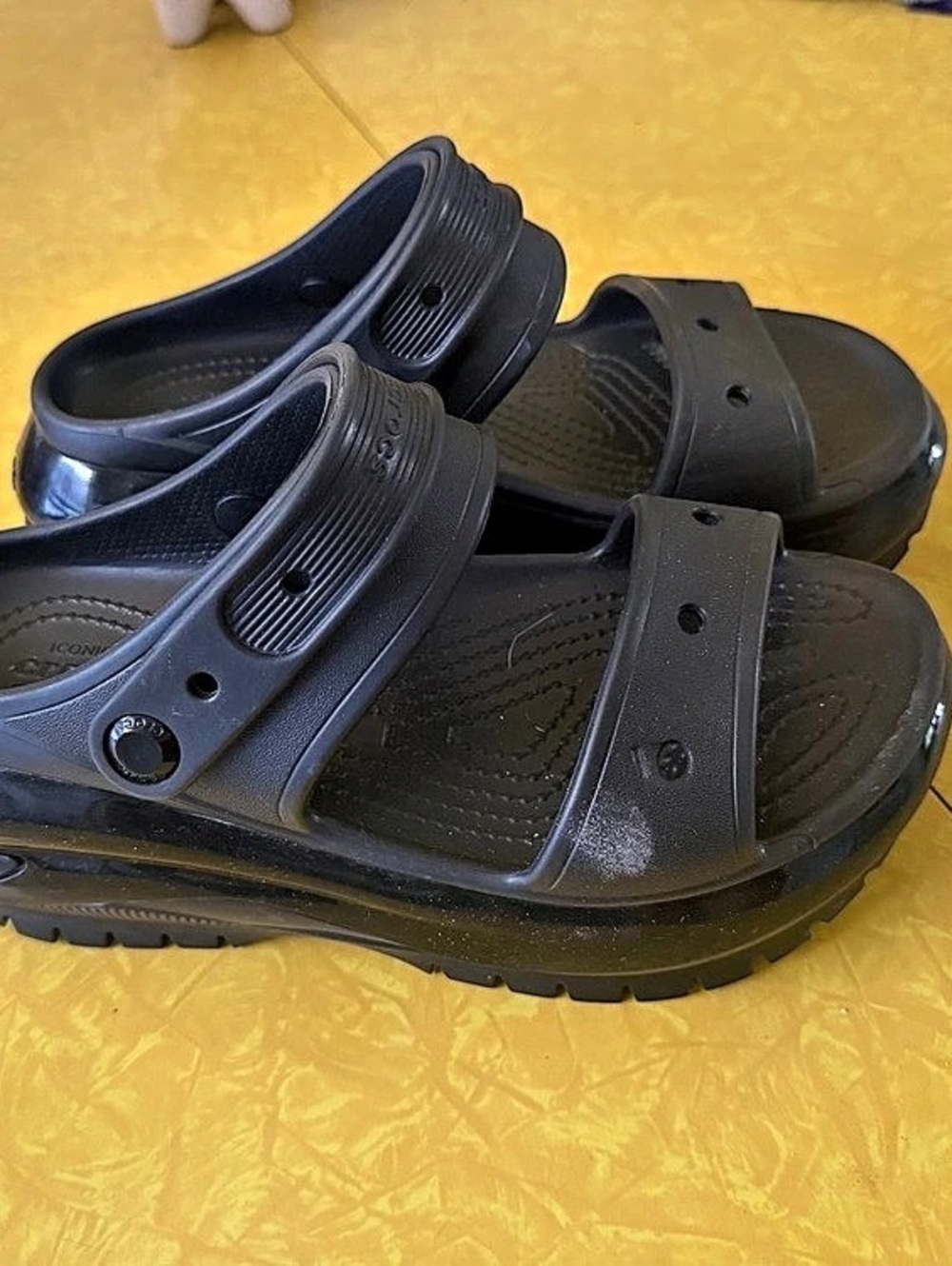 Crocs Classic Mega Crush Sandal Black Platform Sandals